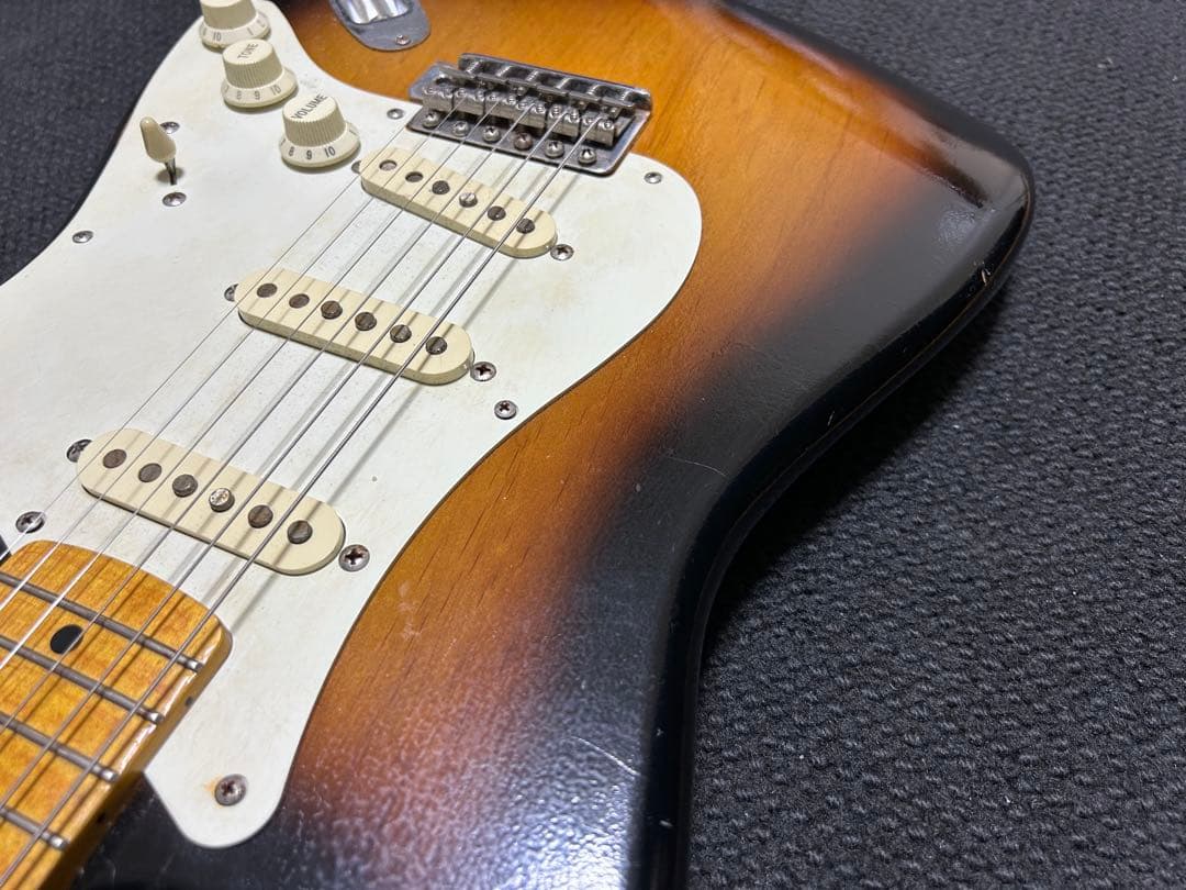 fender japan st57-VSP 雰囲気イケメン　ケース付き