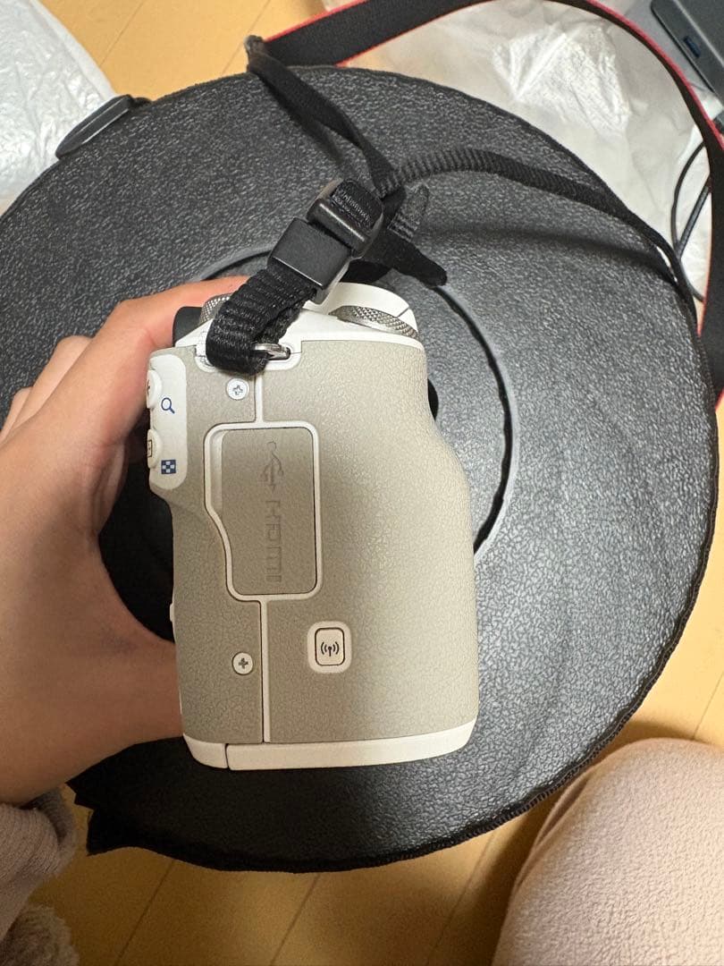 Canon EOS Kiss M2 ボディ　動作未確認