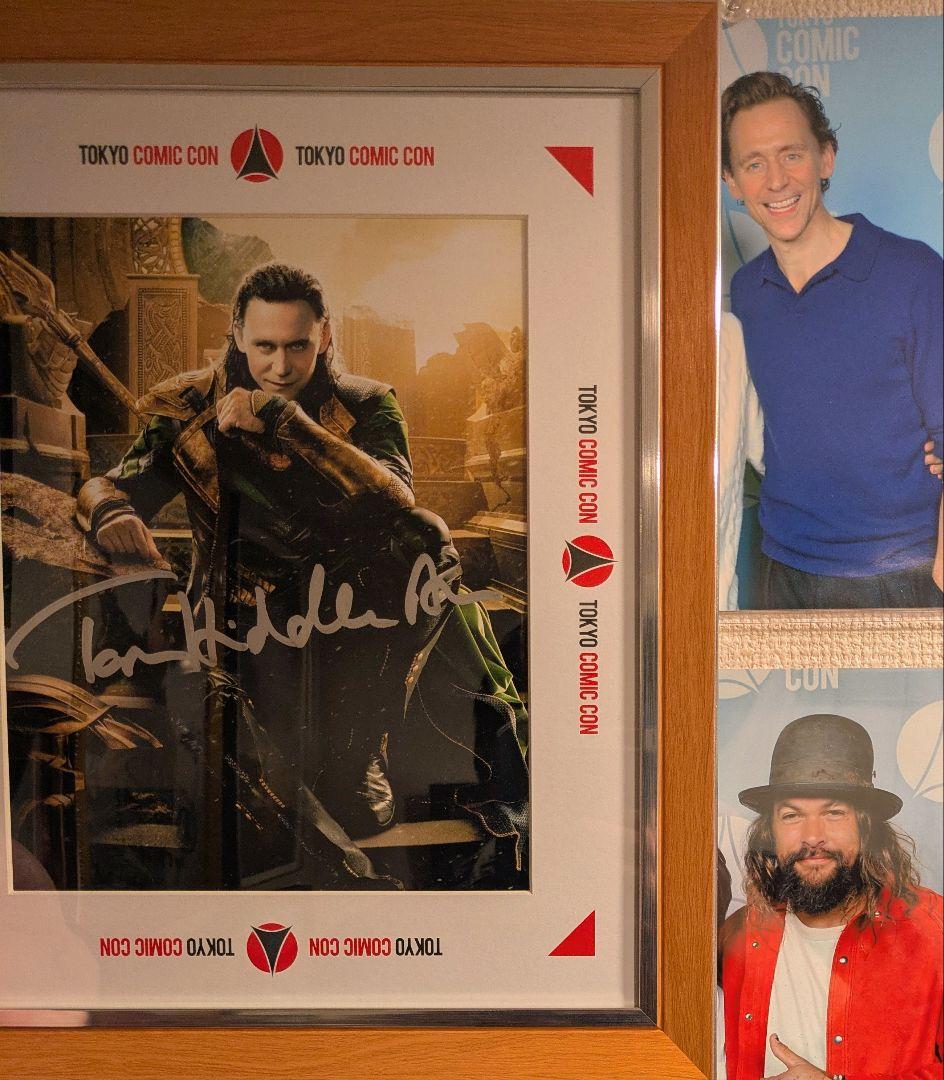 ベネディクトカンバーバッチ、トムヒドルストン、ジェイソン・モモア　直筆サイン