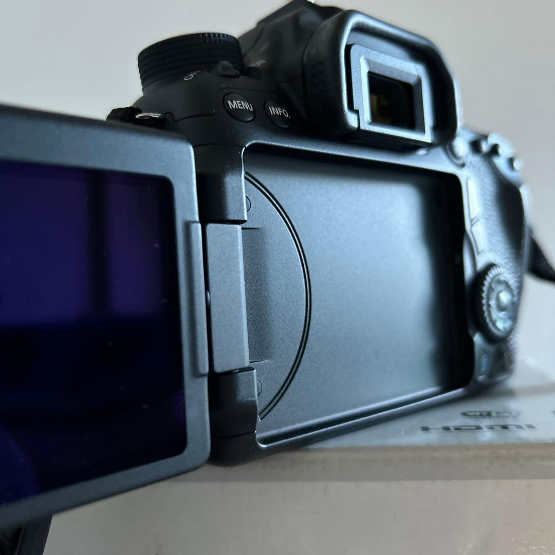 ｛最終値引き｝【美品】Canon EOS 70D 18-135レンズキット美品
