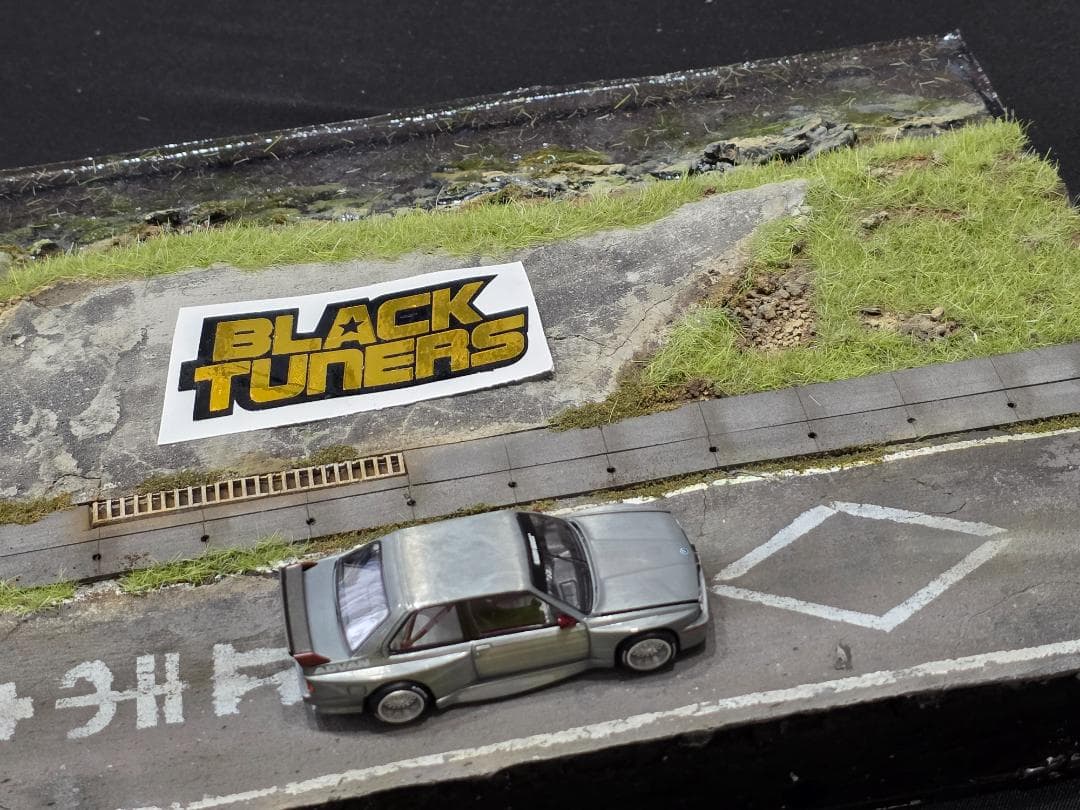 カスタム 現実的の駐車場 ジオラマ 1:64 v3