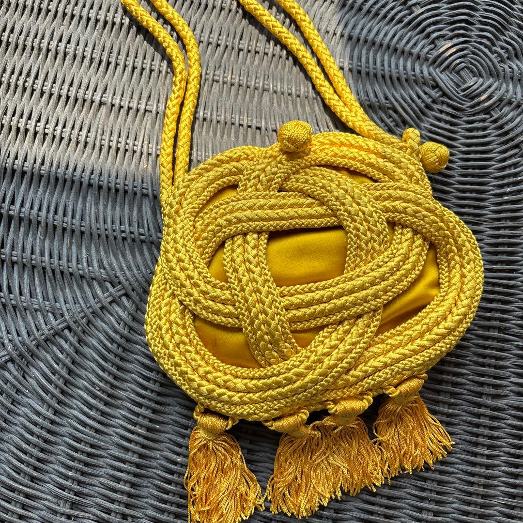 BOTTEGAイエロー 編み込みデザイン バッグ フリンジ付き