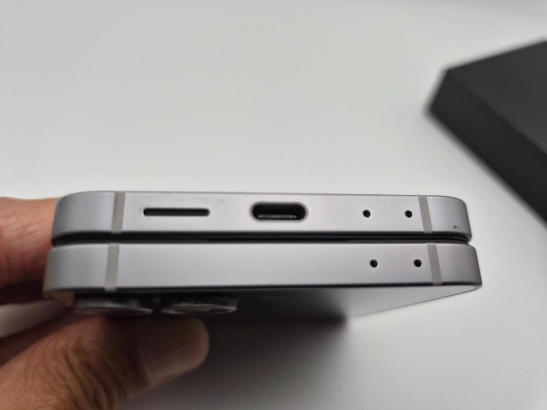 Samsung Galaxy Z Flip6 本体