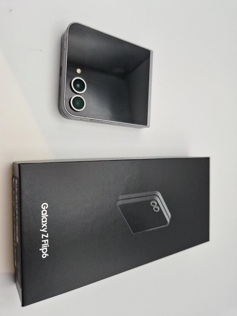 Samsung Galaxy Z Flip6 本体