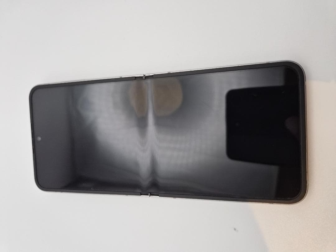 Samsung Galaxy Z Flip6 本体