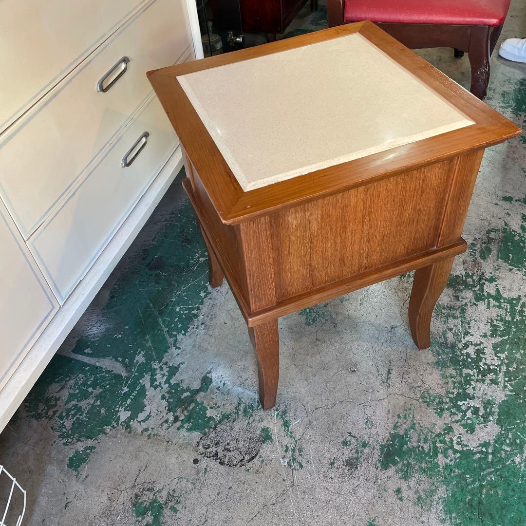 イタリア製・大理石サイドテーブル