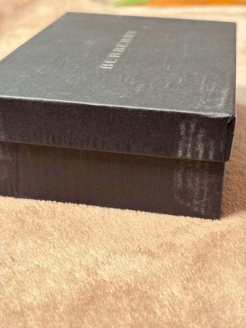 【新品・未使用】BURBERRY 二つ折り財布 ブラウン チェック柄