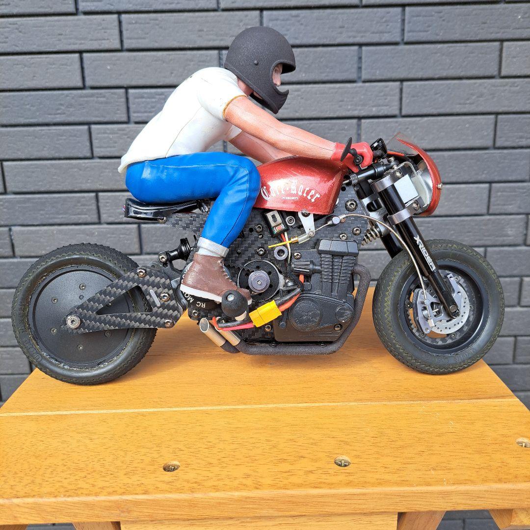 カフェレーサー 1/8スケール フィギュア付き
