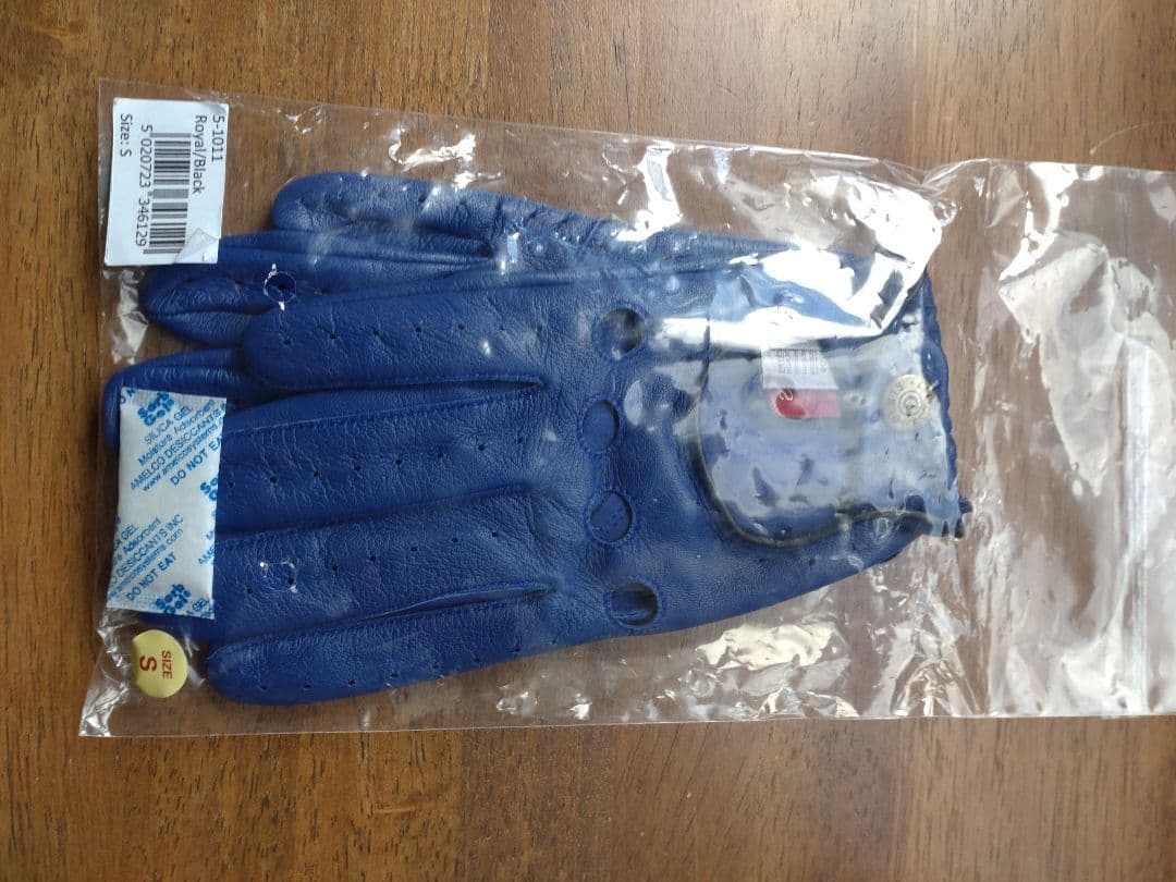 新品デンツドライビンググローブ Sサイズ