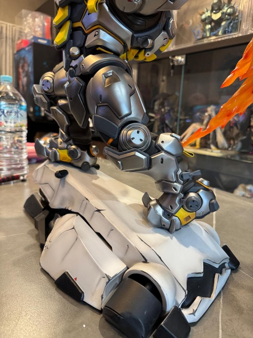オーバーウォッチ　ラインハルト フィギュア スタチュー OVERWATCH