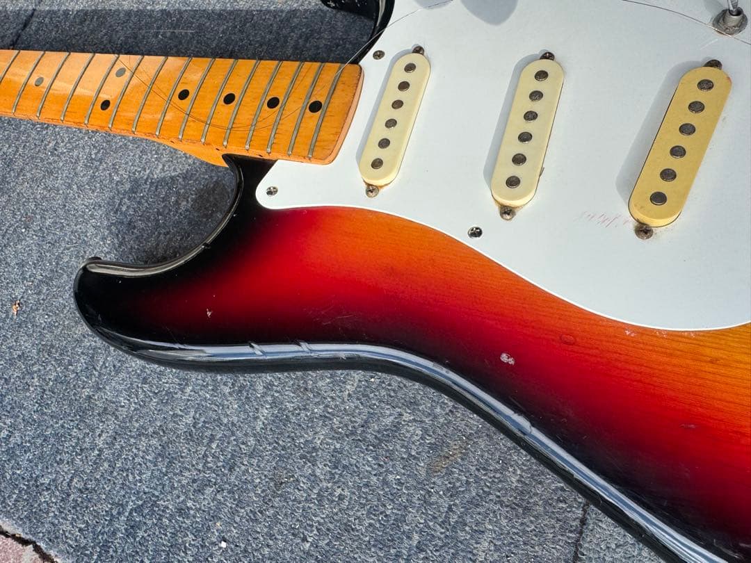 ストラトキャスター サンバースト