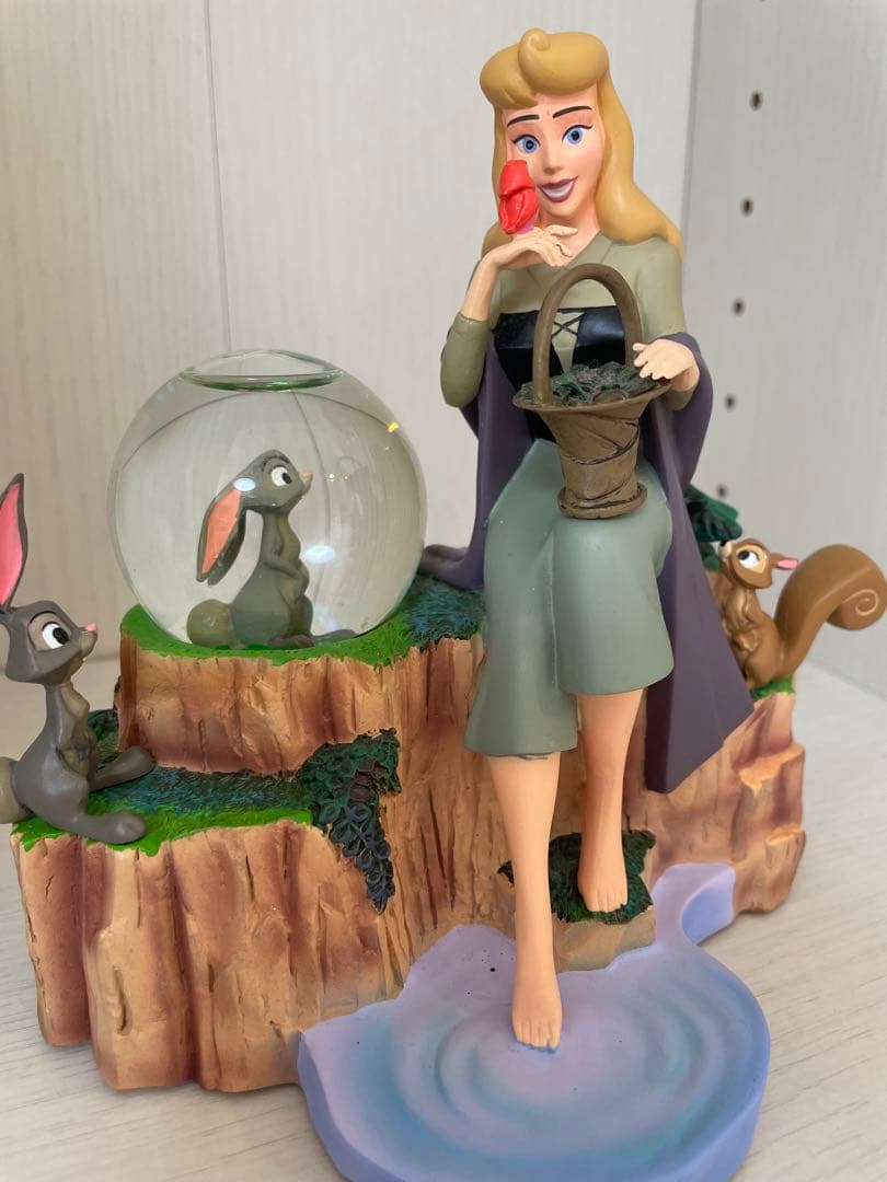 【数量限定】DisneyStore ブライアローズ スノーグローブ