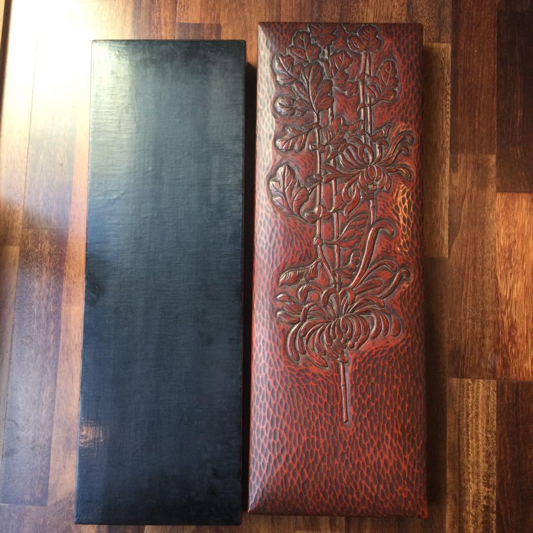 鎌倉彫の箱、菊彫刻施し