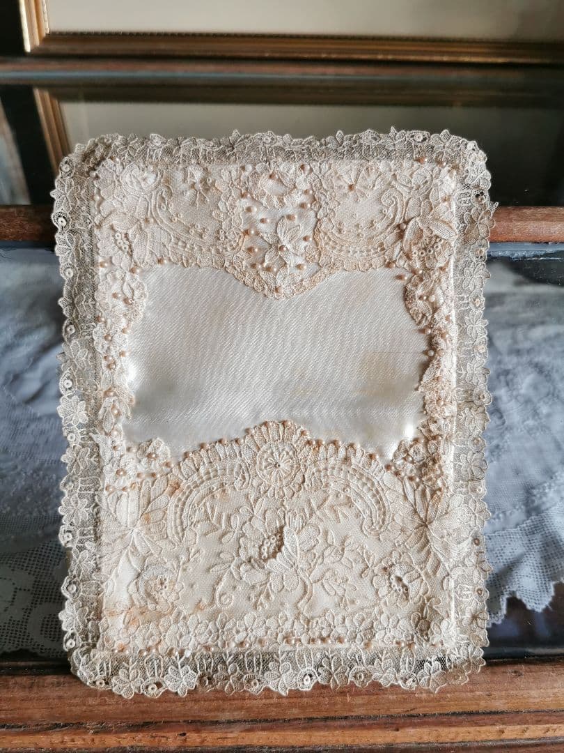 アンティークポワンドローズ ボビンレース パール装飾シルク聖書/ハンカチケース