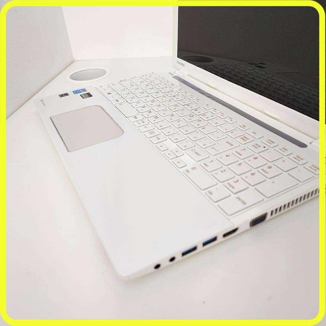 白　新品SSD256⭐️windows11　ノートパソコン　office　720