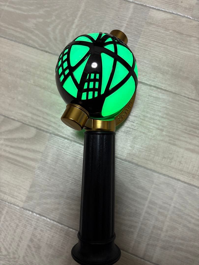 SixTONES YOUNG OLD トレーナー　ペンライト　ステッカー　京本