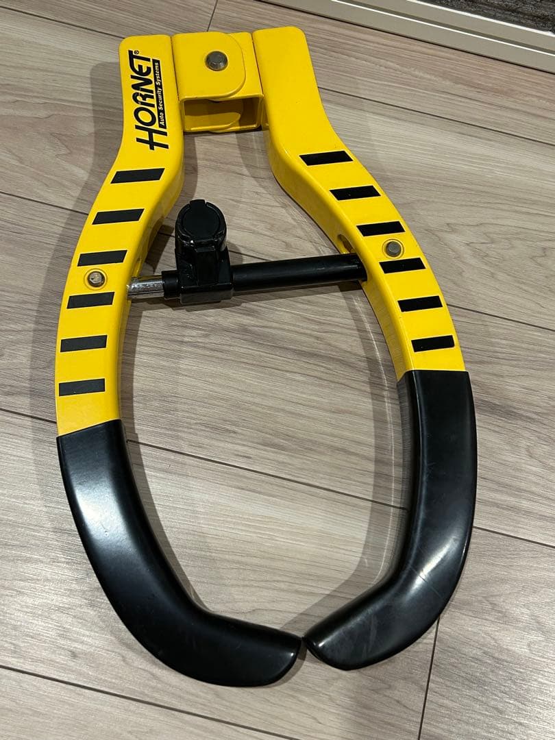 HORNET タイヤロック 鍵付き 防犯ステッカー付き