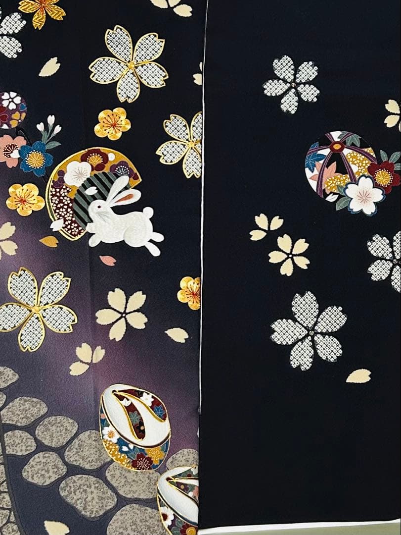 可愛いうさぎの刺繍と金駒刺繍のシックで貴賓溢れる振袖25点フルセット