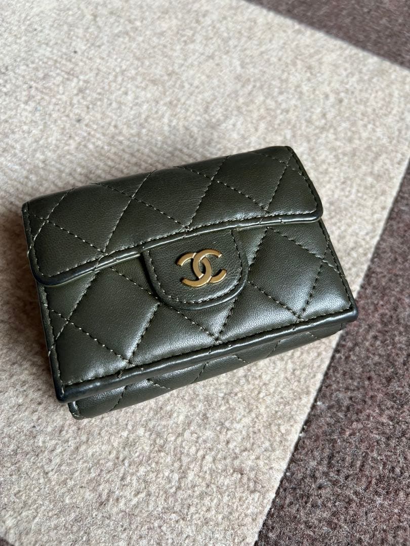 CHANEL マトラッセ　財布　ミニ　カーキ　グリーン