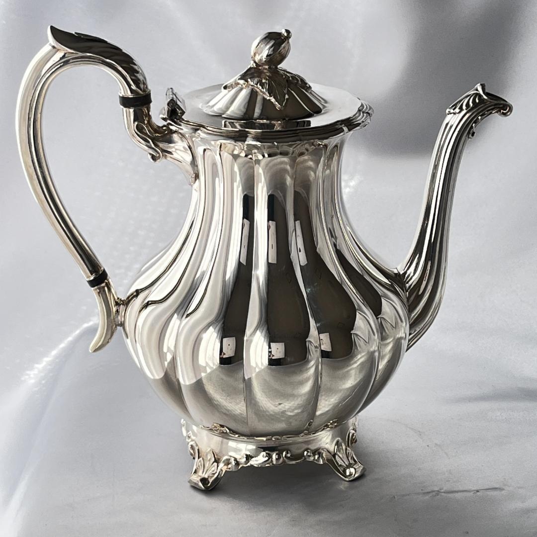 【Oneida】 メロンフォルムのティーサービス 4点