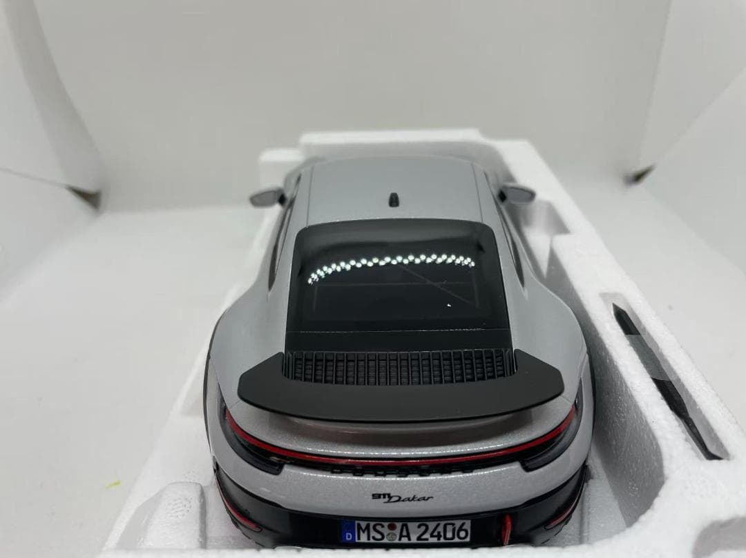 304-047 ノレブ 1/18 ポルシェ 911 Dakar 2023