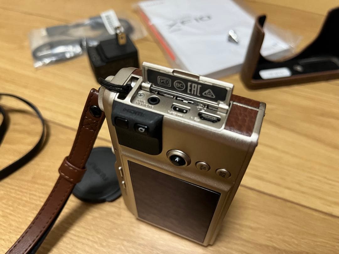 デジタルカメラ Fujifilm XF10