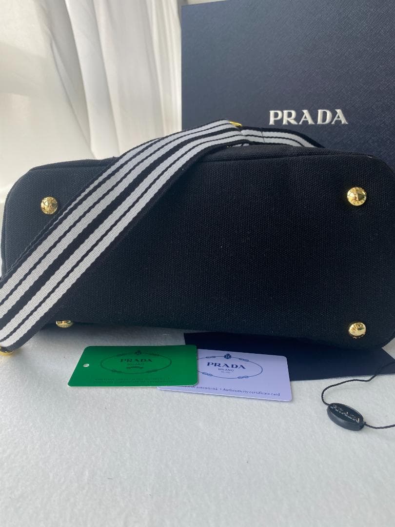 早い者勝ち！ ブラック ショルダーバッグ