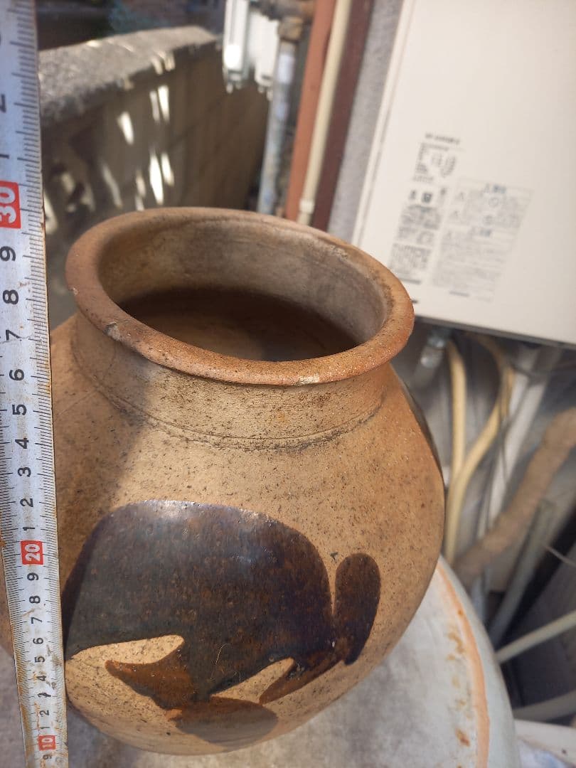 高さは、30cm陶器