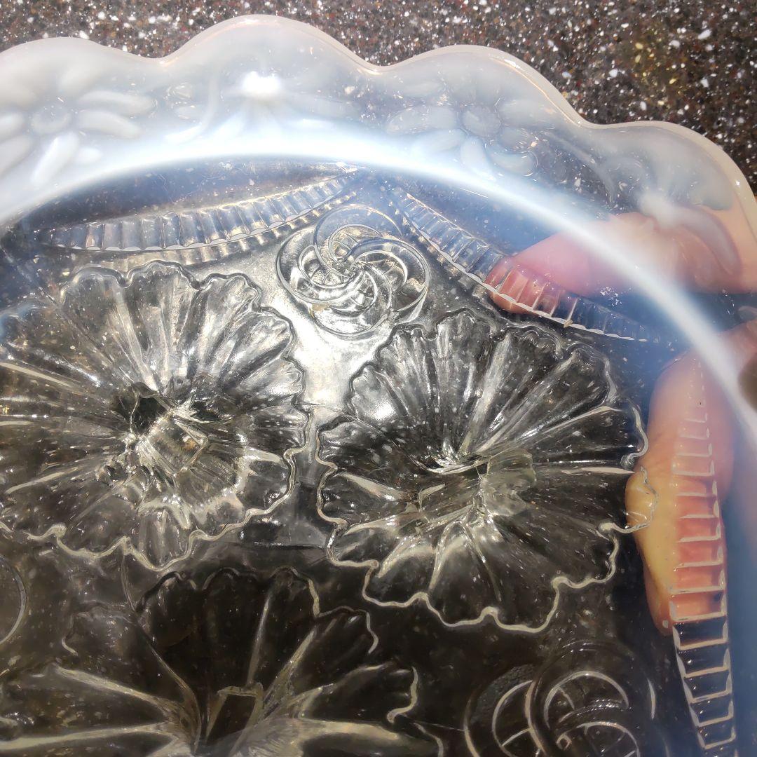 ノースウッド　ラッフルデイジーバンド オパールセント　スクロール飾り脚付きボウル