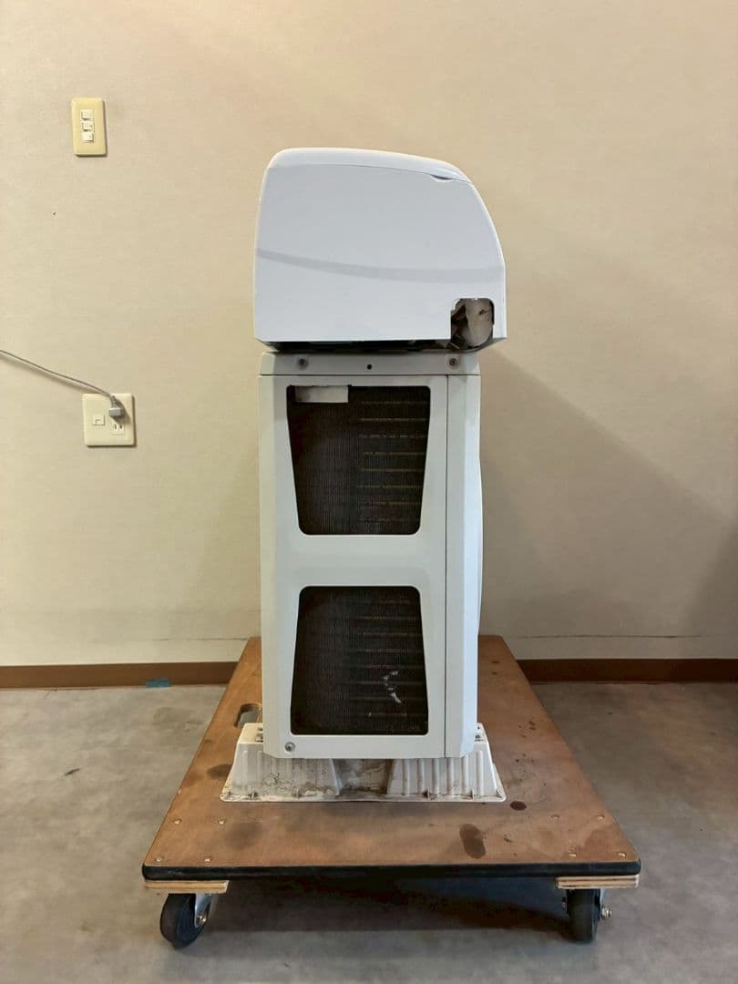 2060 アイリスオーヤマ【IHF-2204G】2021年 6畳 エアコン 中古