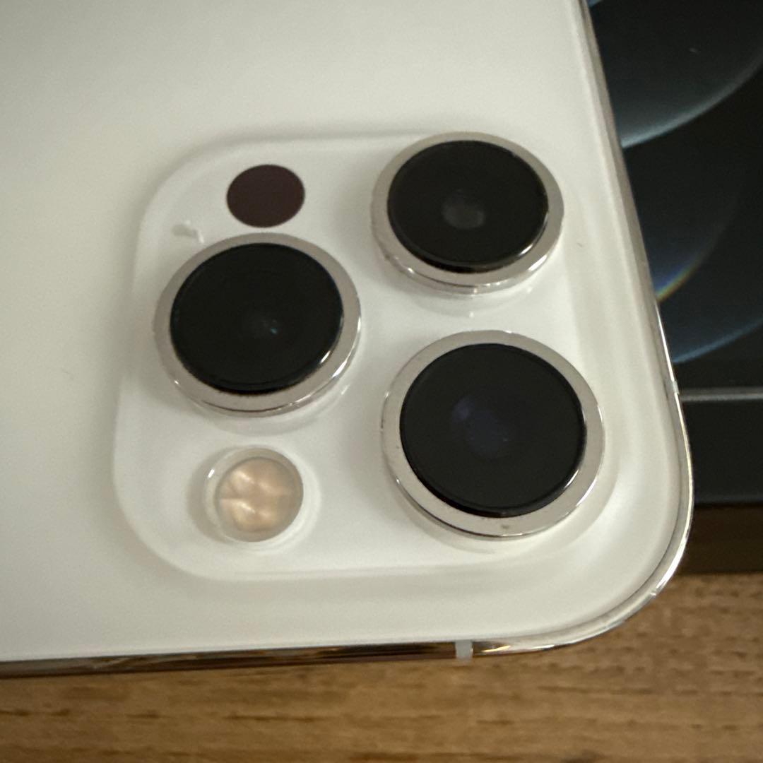 iPhone 12 Pro Max シルバー 256GB ケース、フィルム付き