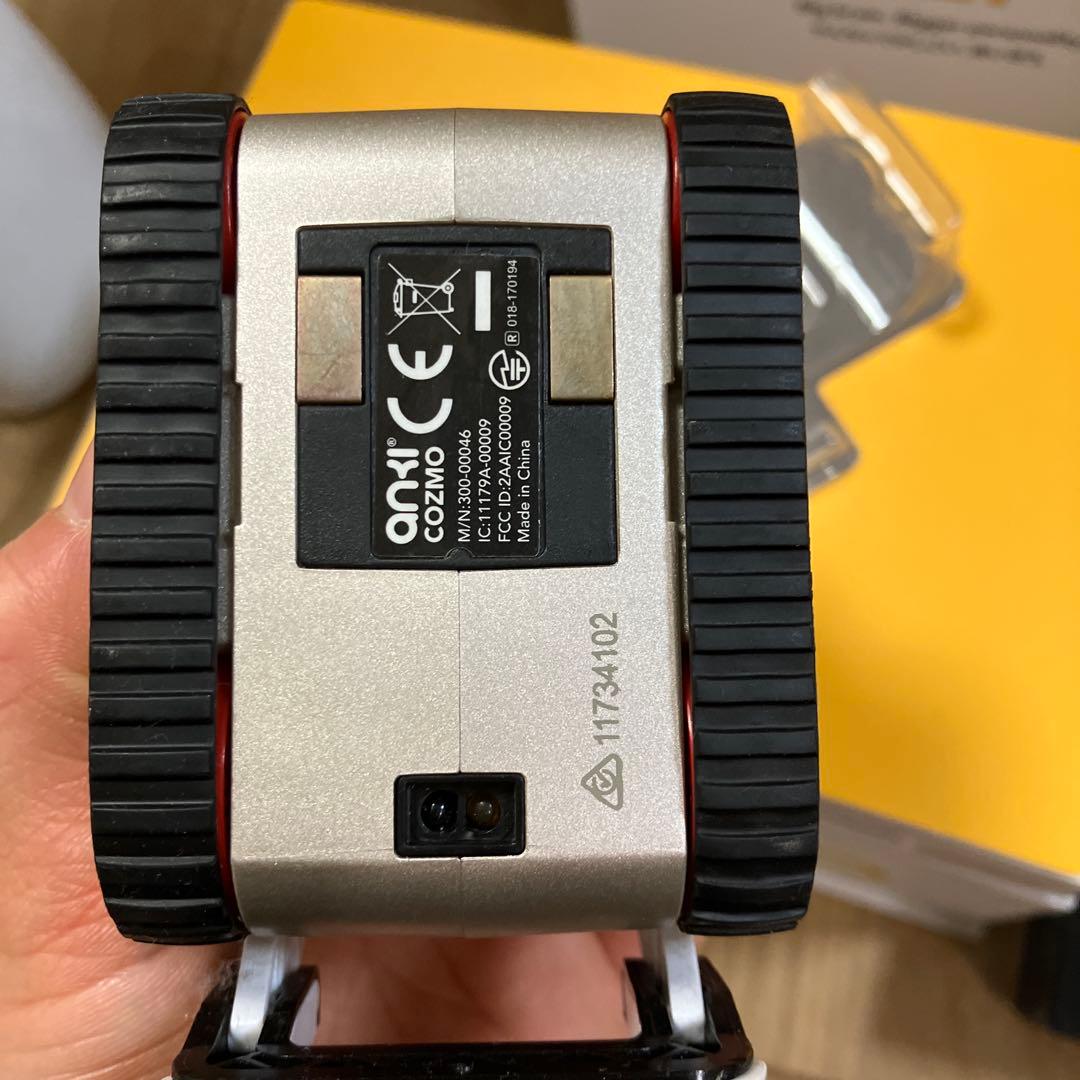 Cozmo プログラミングロボット