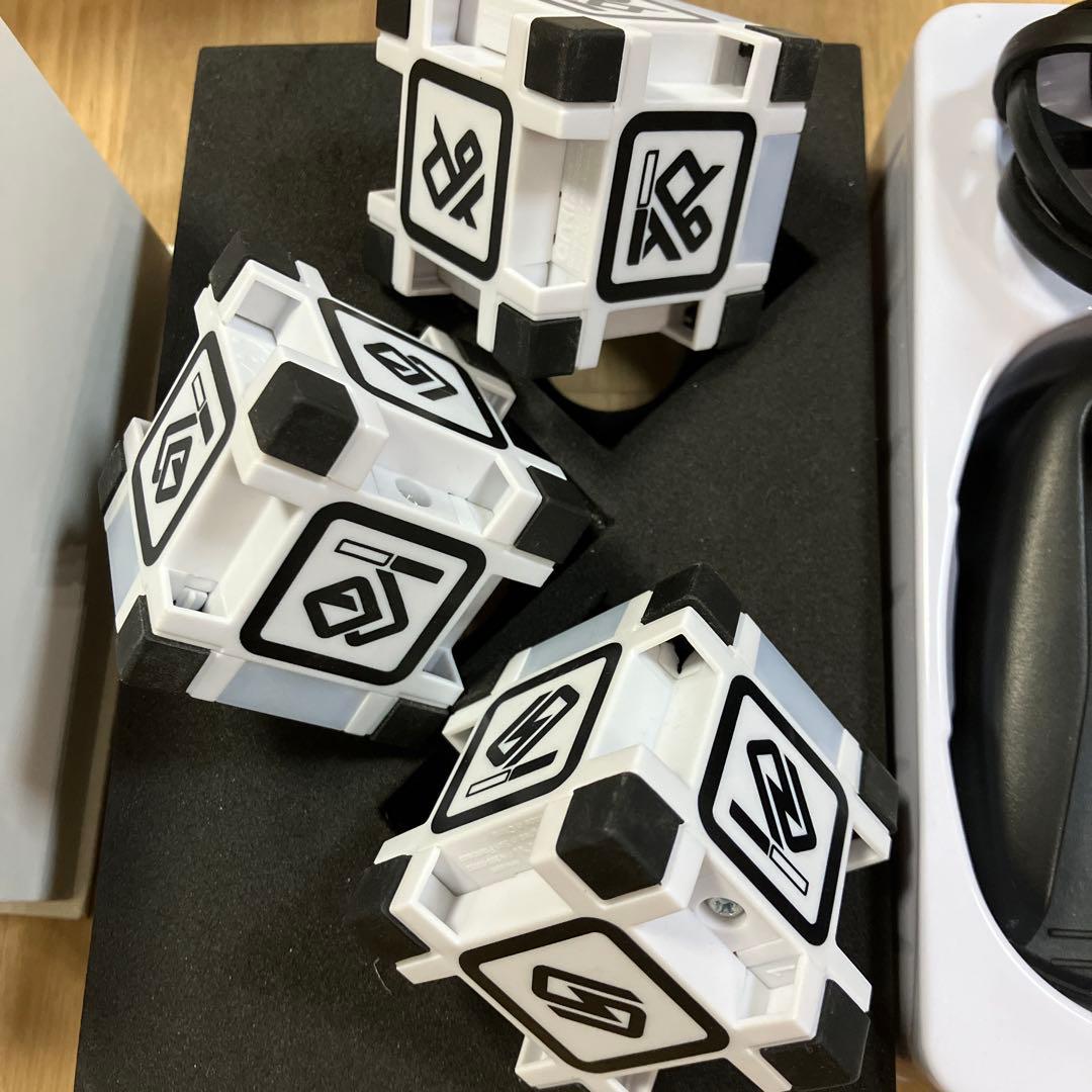 Cozmo プログラミングロボット