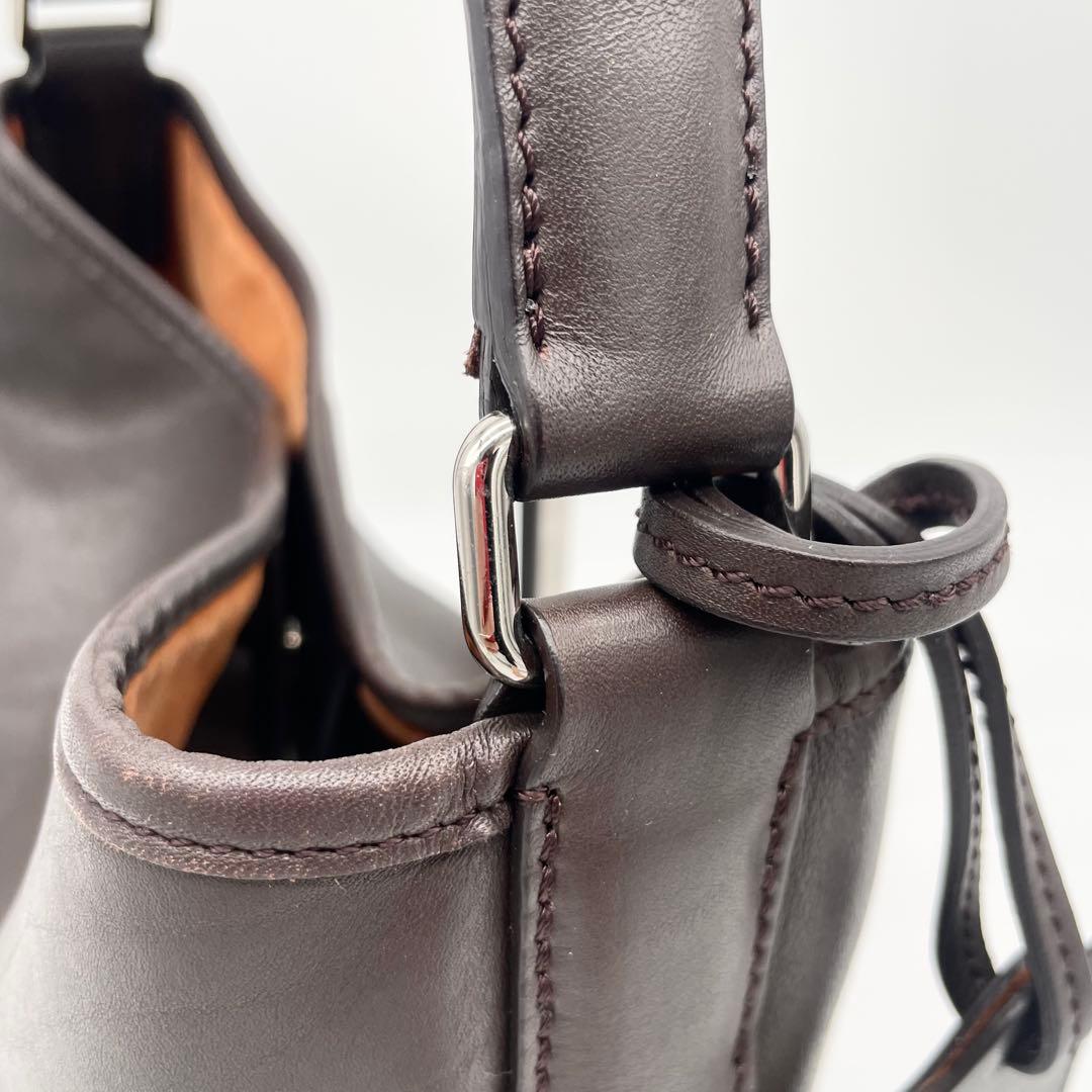 美品　HIROFU ワンショルダーバッグ　レザー　ブラウン　チャーム付