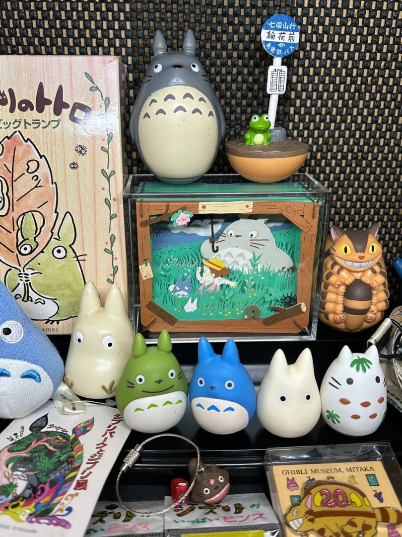 ジブリ　スタジオジブリ　となりのトトロ　おきあがりこぼし　ピンバッジ　ぬいぐるみ