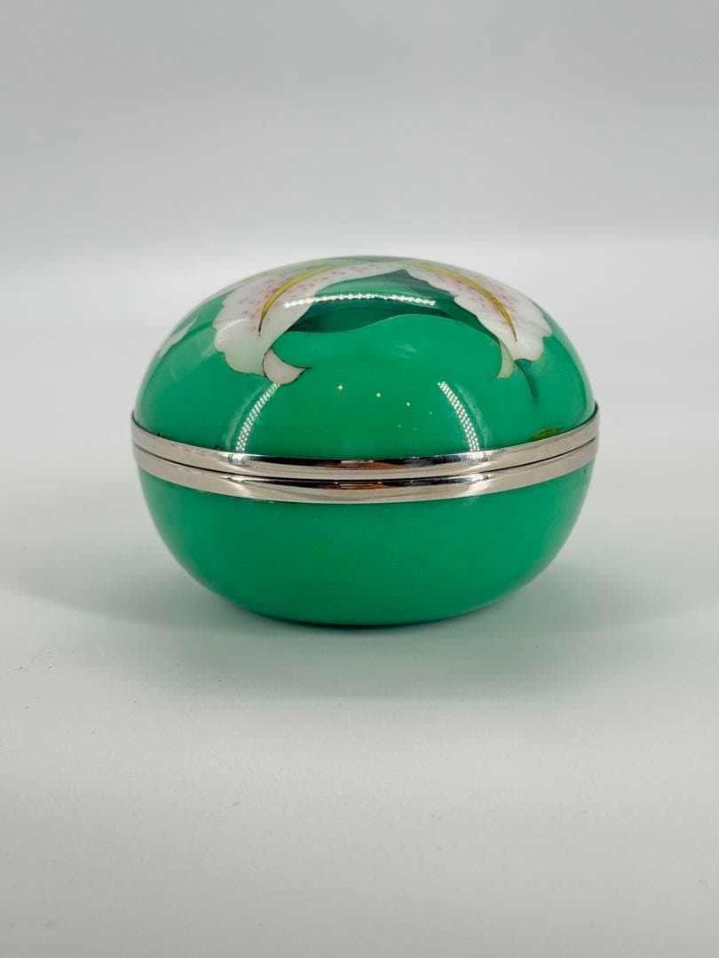 安藤七宝製　七宝焼　山百合図香合