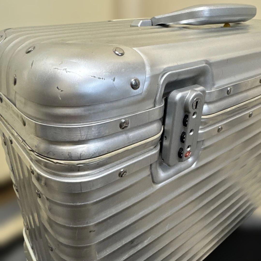 リモア パイロット シルバー アルミ キャリーケース