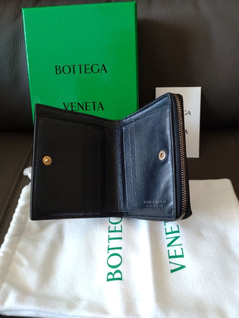ボッテガヴェネタ スモール カセット 二つ折りファスナー