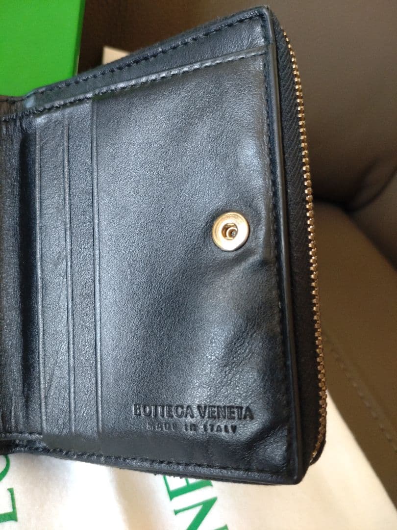 ボッテガヴェネタ スモール カセット 二つ折りファスナー