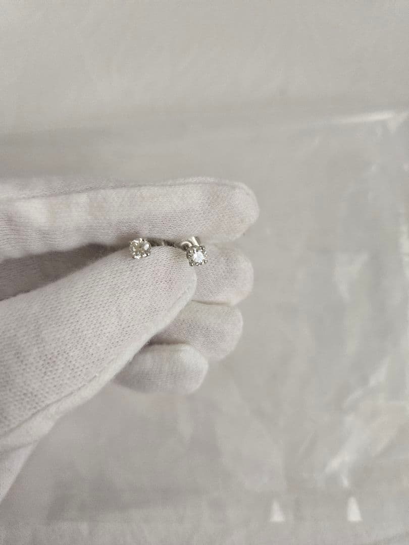 ティファニー ソリティア 0.29 or 0.31 ダイヤモンド ピアス