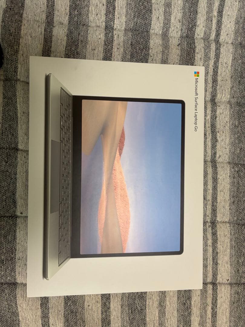 【中古】surface Laptop go本体（箱付き）