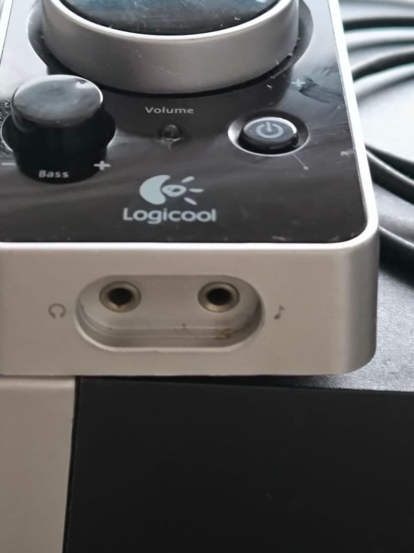 Logicoo 2.1チャンネルスピーカーセット重低音、可動品、動作確認済み