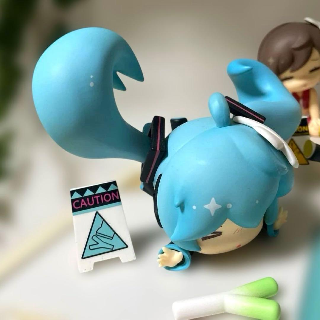 転倒した初音ミク フィギュア 天聞角川 中古品