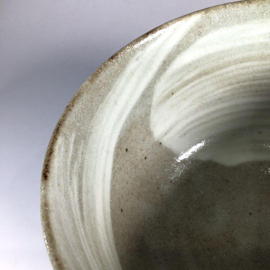 Ｐ６　茶碗　『茜窯　岡田華渓造』『金彩鉄泉絵』『刷毛目茶碗』　共箱　茶道具