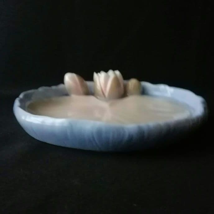 逸品　蓮の花プレート　B&G　ビング オー グレンダール　デンマーク　釉裏彩