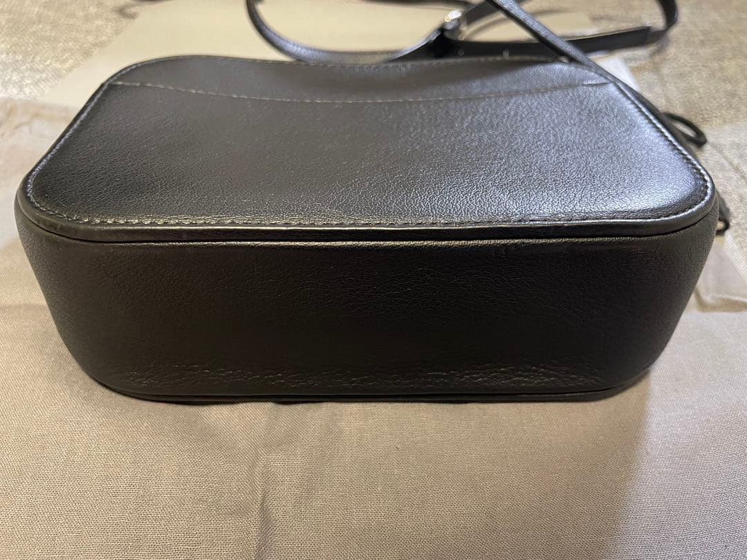 BALENCIAGA ブラック ショルダーバッグ