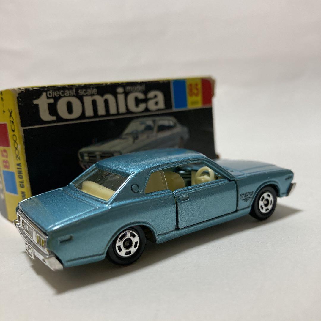 トミカ　日産グロリア2000 GXです。