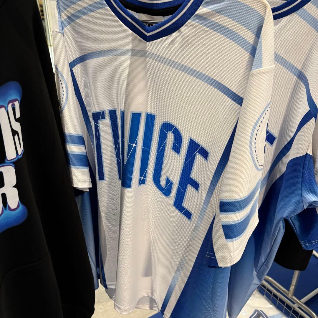 アイドル twice this is for world tour uniform XL