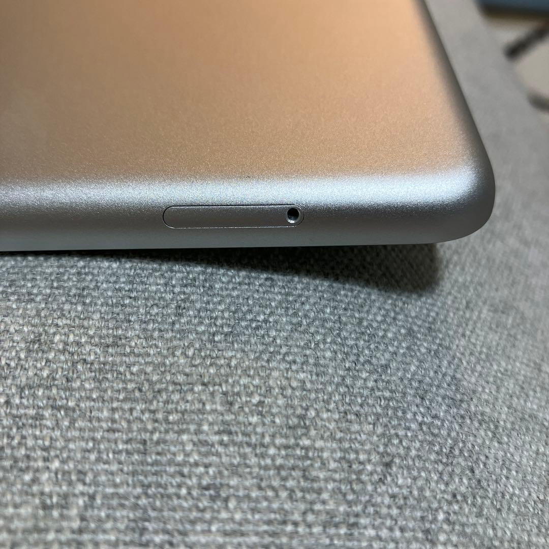 iPad第6世代Wi-Fi + Cellular 128GB シルバーA1954