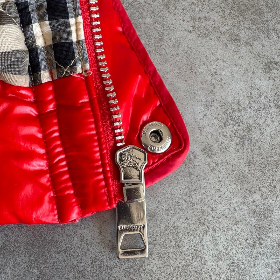 極美品 バーバリー キッズ ダウンベスト 92 赤 フード キッズ